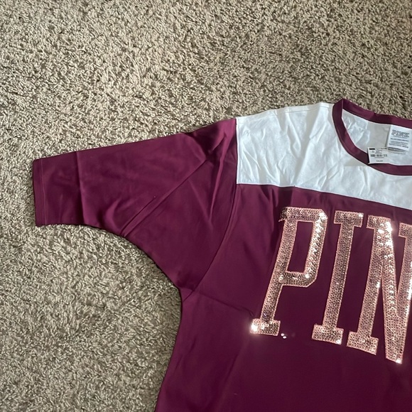 NWTs Ladies “PINK” sequin accent top. Maroon with cream upper part. Sz XS - Picture 3 of 12